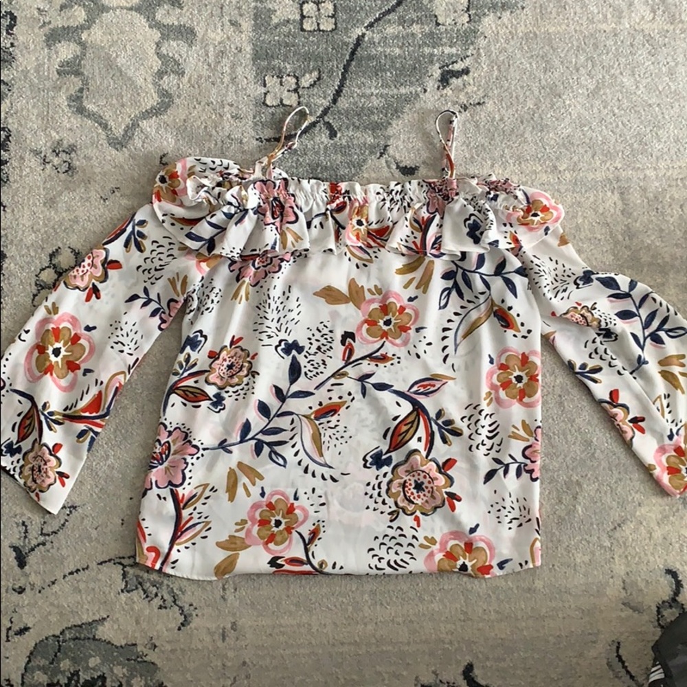 Open shoulder with adjustable straps top